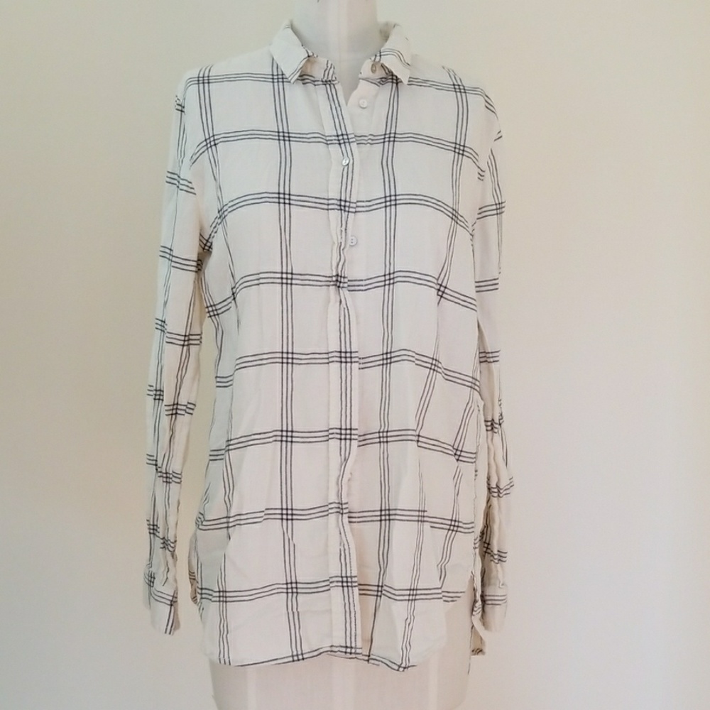 Light plaid top